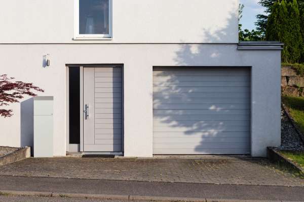 RENZ Skyline Briefkasten Stele Liberty Verkehrsweiß